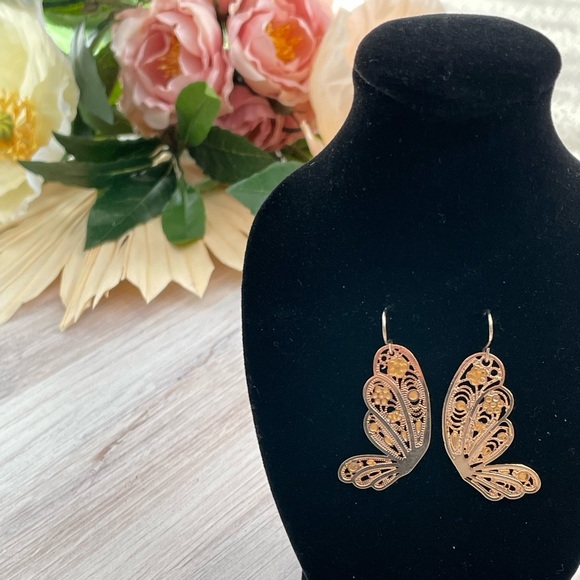 LC Lauren Conrad Jewelry - Lauren Conrad Gold Filigree Butterfly Wing Earrings